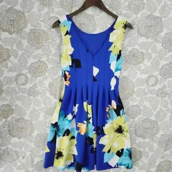Vince Camuto Scuba Floral Fit & Flare Mini Tank Dress 2 - Picture 2 of 8